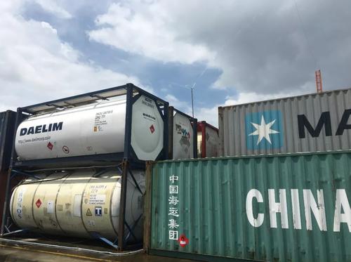 Comparative study on safe storage of dangerous goods containers in port areas