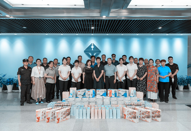 夏送清凉 情暖人心——水运院工会继续开展慰问职工活动